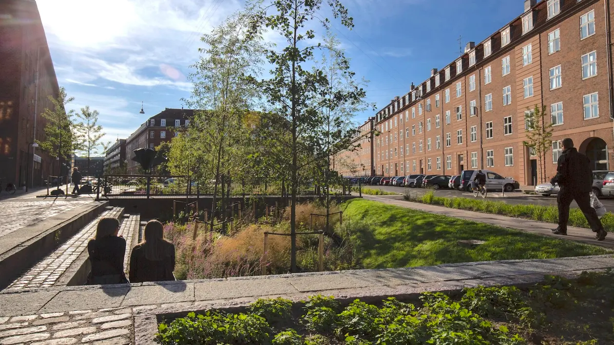 Tasinge Square State of Green